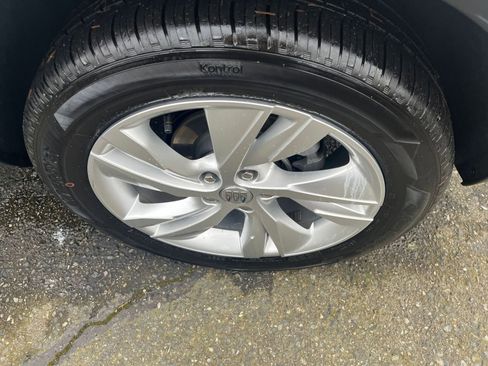 Used 2025 Buick Encore GX Preferred image 31