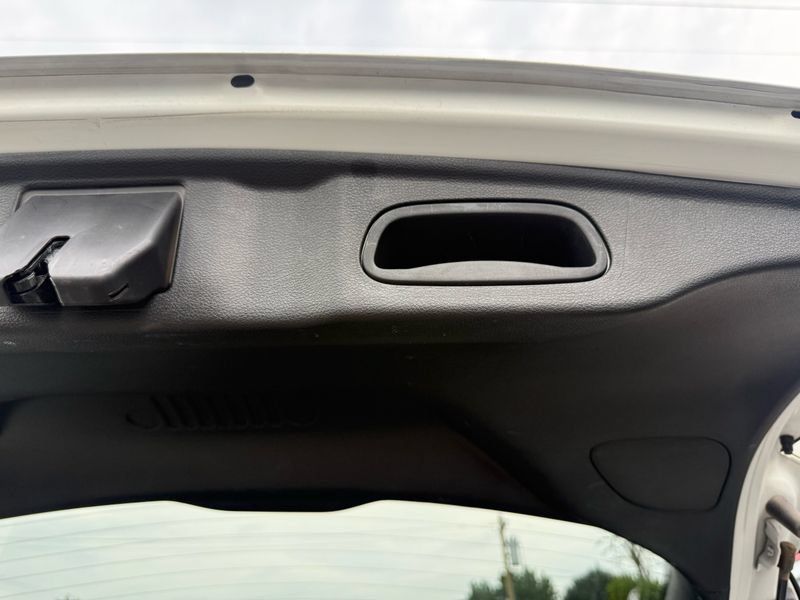 Used 2025 Jeep Compass Trailhawk AWD/4WD image 19