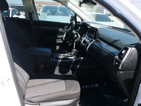 Used 2023 Kia Sorento LX FWD image 27