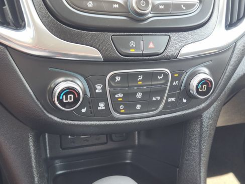 Certified 2024 Chevrolet Equinox LT FWD image 21