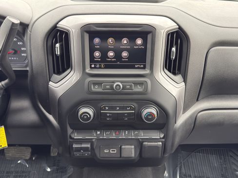 Used 2022 Chevrolet Silverado 2500 Custom w/ Custom Convenience Package image 33