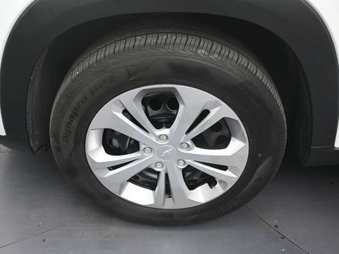 Used 2024 Chevrolet Trax LS FWD image 11