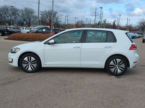 Used 2017 Volkswagen e-Golf SEL Premium image 5