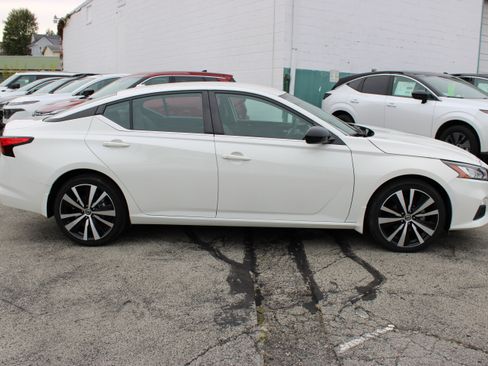 Certified 2022 Nissan Altima 2.5 SR image 7