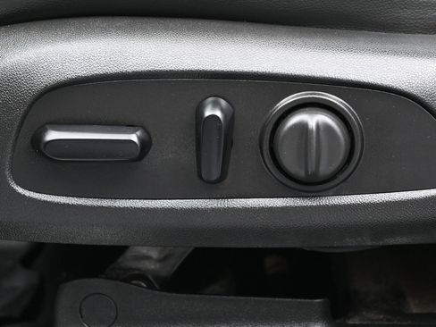 Used 2017 GMC Acadia Denali w/ Technology Package FWD image 10