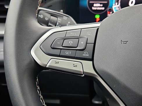 Certified 2026 Volkswagen Tiguan SE AWD/4WD image 24