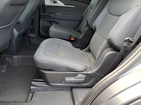 Used 2026 Ford Explorer Active AWD/4WD image 12