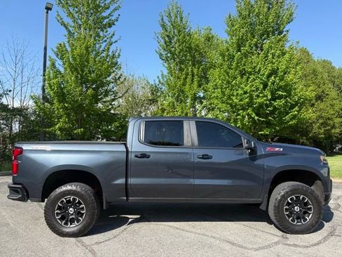 Used 2021 Chevrolet Silverado 1500 LT Trail Boss w/ Convenience Package II AWD/4WD image 2