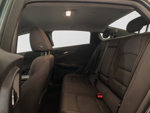 Used 2017 Chevrolet Malibu LT image 11