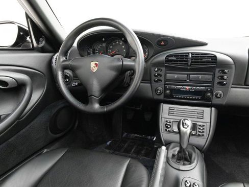 Used 2001 Porsche 911 Carrera image 10