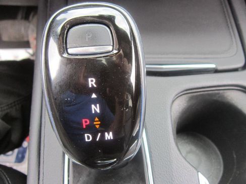 Used 2020 Cadillac XT4 Premium Luxury AWD/4WD image 34