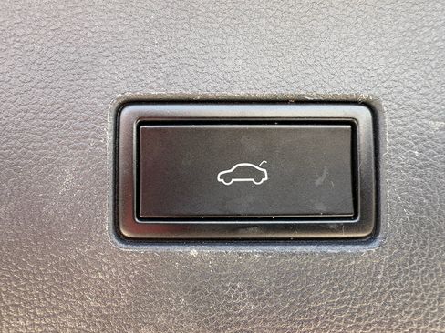 Used 2019 Volkswagen Atlas SE FWD image 33