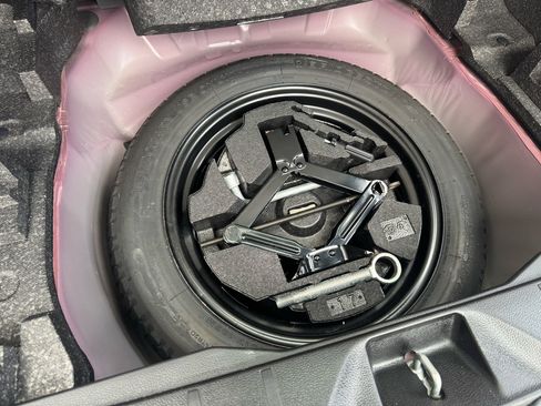 Used 2014 Subaru Forester 2.5i Limited image 38