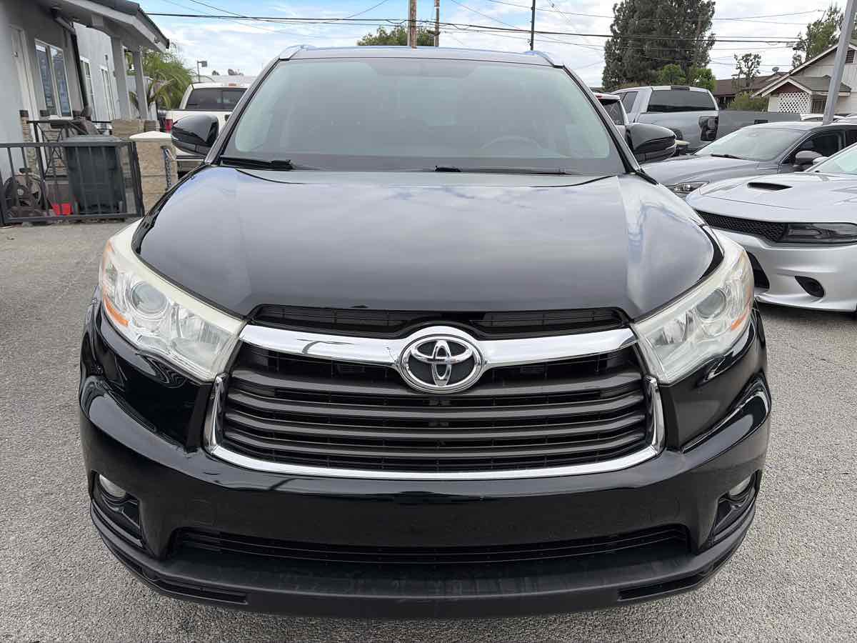 Used 2014 Toyota Highlander XLE FWD image 8