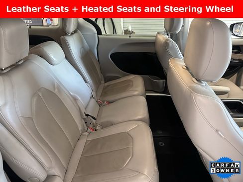 Used 2021 Chrysler Pacifica Touring-L image 21