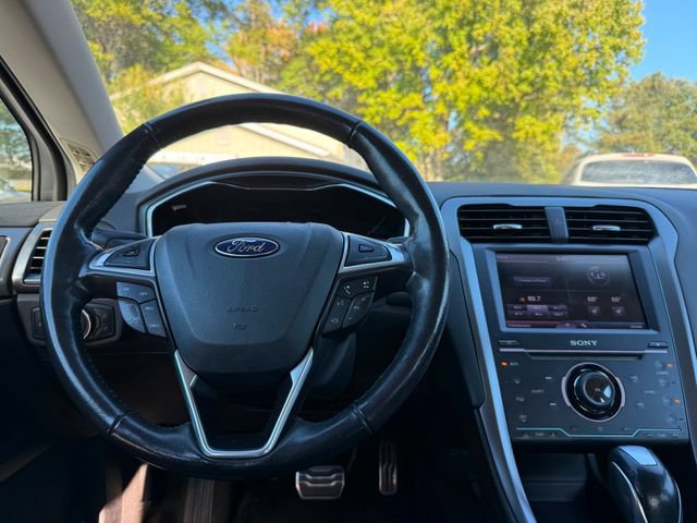 Used 2013 Ford Fusion Titanium AWD/4WD image 9
