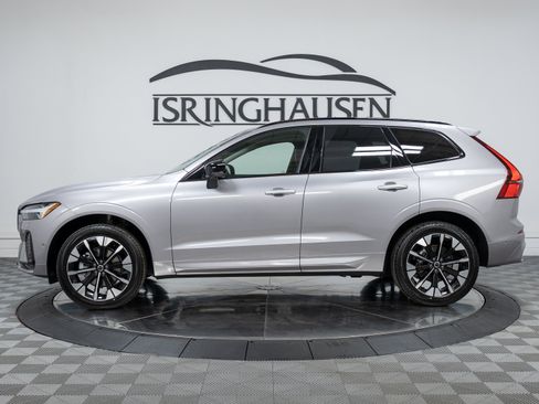 New 2026 Volvo XC60 B5 Plus w/ Climate Package AWD/4WD image 8