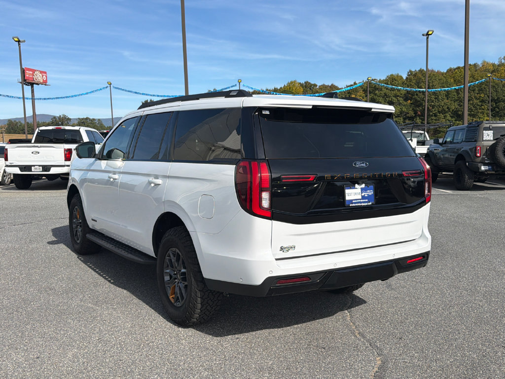 Used 2025 Ford Expedition Tremor AWD/4WD image 5