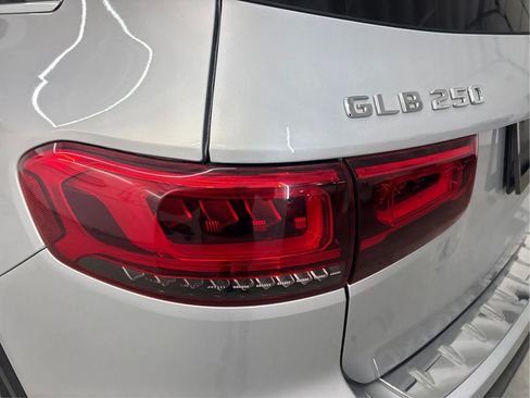 Used 2020 Mercedes-Benz GLB 250 4MATIC image 33