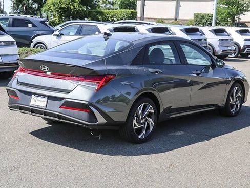 New 2025 Hyundai Elantra SEL FWD image 5