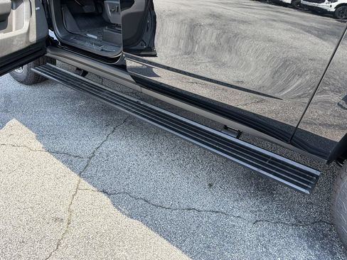 New 2026 GMC Yukon XL AT4 w/ AT4 Premium Package AWD/4WD image 25