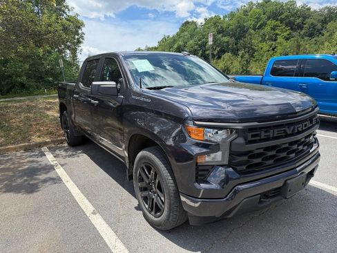 Used 2022 Chevrolet Silverado 1500 Custom AWD/4WD image 1