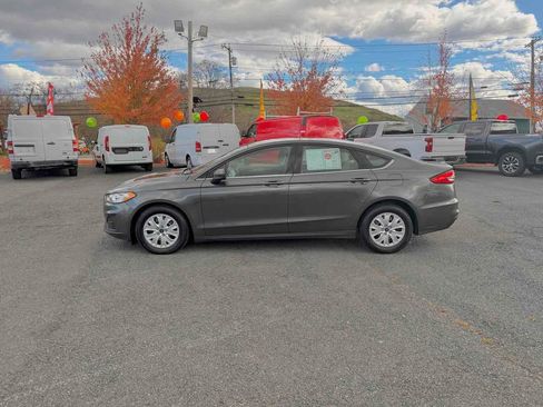 Used 2019 Ford Fusion S image 4