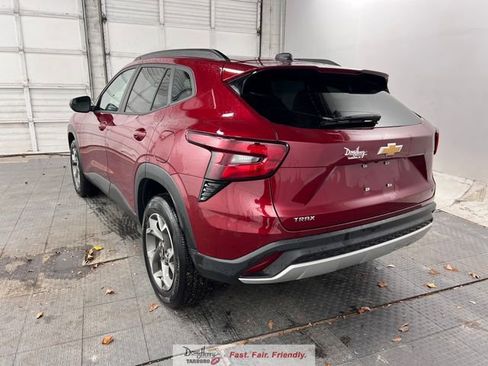 Used 2025 Chevrolet Trax LT image 5