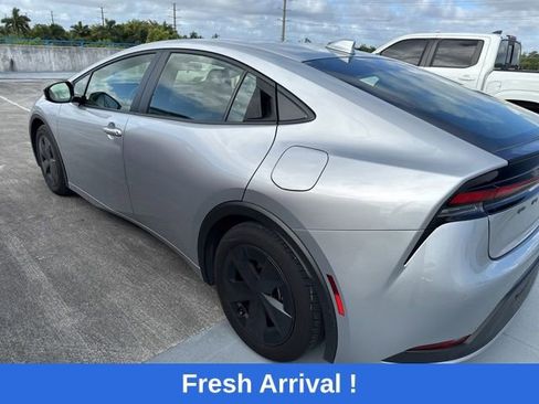 Used 2025 Toyota Prius LE image 14