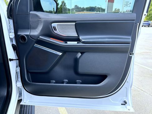 Used 2025 Ford Expedition Max Platinum AWD/4WD image 16