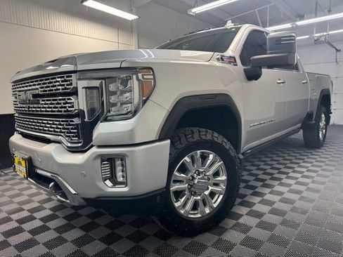 Used 2020 GMC Sierra 2500 Denali w/ Denali Ultimate Package image 3