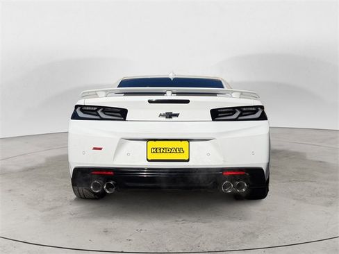 Used 2018 Chevrolet Camaro SS image 4