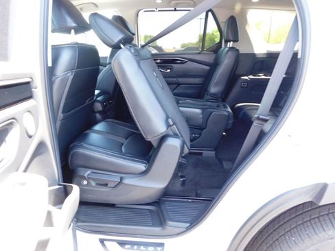 Used 2025 Honda Pilot Touring image 36