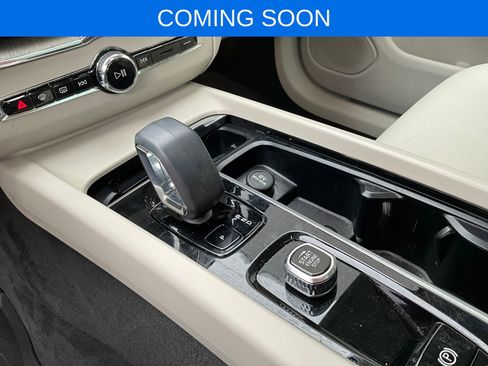 Certified 2023 Volvo XC60 B5 Plus w/ Climate Package image 39