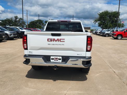 Used 2024 GMC Sierra 1500 SLE w/ Preferred Package AWD/4WD image 6