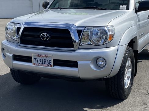 Used 2005 Toyota Tacoma PreRunner image 7