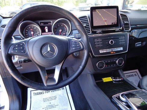 Used 2019 Mercedes-Benz GLS 450 4MATIC image 11