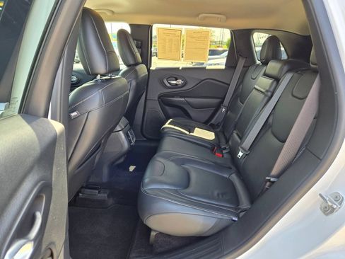 Used 2017 Jeep Cherokee Limited AWD/4WD image 27