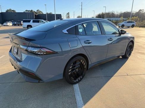 New 2026 Nissan Sentra SR image 5