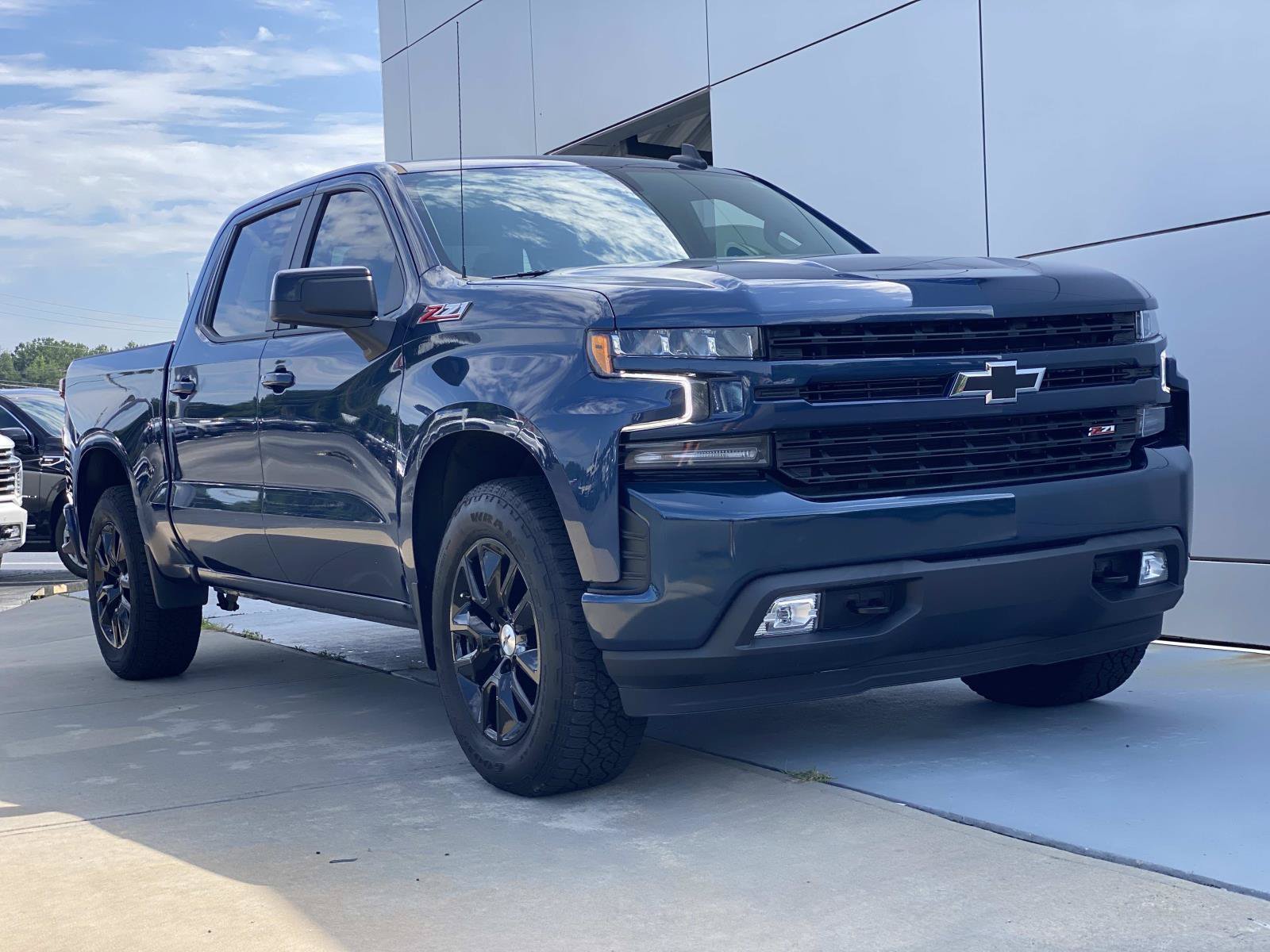 Used 2022 Chevrolet Silverado 1500 RST AWD/4WD image 1