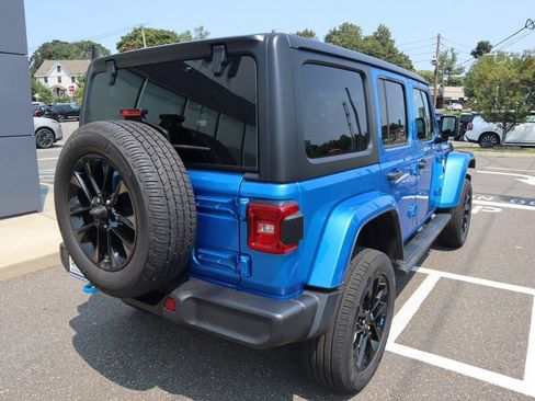 Used 2023 Jeep Wrangler Unlimited Sahara w/ Cold Weather Group AWD/4WD image 6
