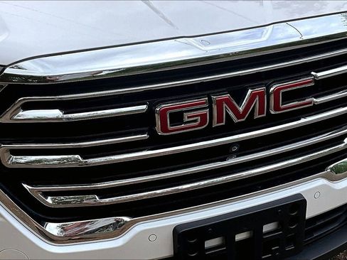 Used 2023 GMC Terrain SLT w/ Tech Package FWD image 33