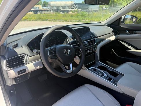 Used 2018 Honda Accord Hybrid image 10