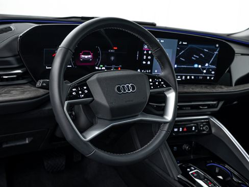 Used 2025 Audi Q5 Premium Plus w/ Premium Plus AWD/4WD image 11
