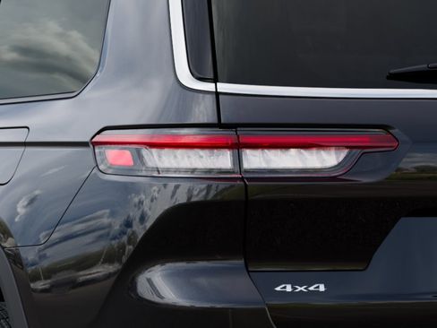 New 2025 Jeep Grand Cherokee L Limited AWD/4WD image 29