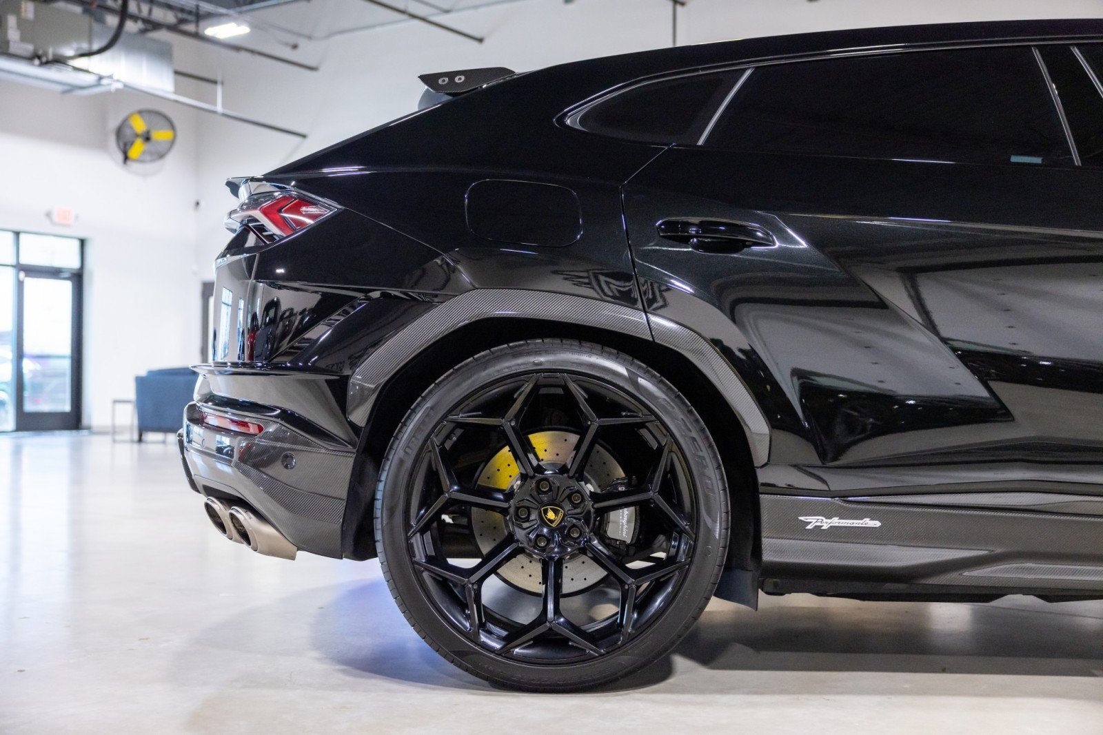 Used 2024 Lamborghini Urus Performante AWD/4WD image 26