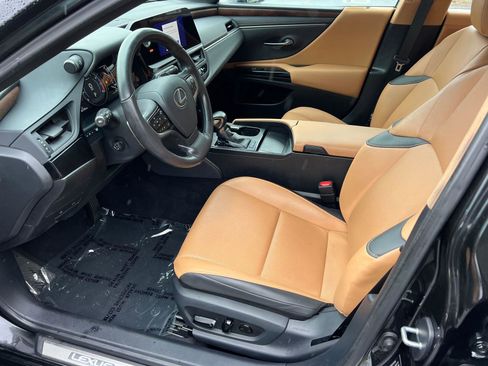 Used 2024 Lexus ES 350 w/ Premium Package image 10