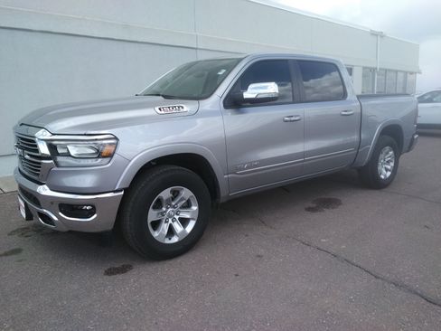 Used 2022 RAM 1500 Laramie AWD/4WD image 2