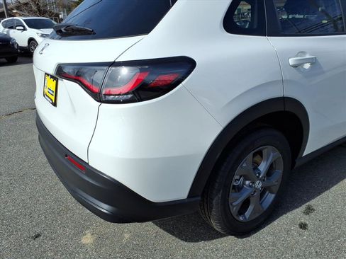 New 2026 Honda HR-V LX image 15
