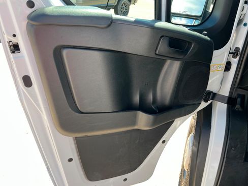 Used 2024 RAM ProMaster 2500 w/ Convenience Group FWD image 14